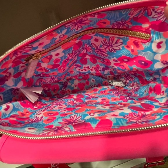 Lilly Pulitzer neoprene crossbody purse - Picture 2 of 4